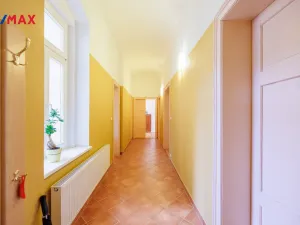 Pronájem bytu 4+1, Karlovy Vary, Jaltská, 108 m2