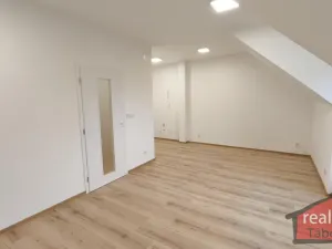 Prodej bytu 1+kk, Nupaky, Nupacká, 35 m2