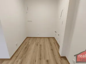 Prodej bytu 1+kk, Nupaky, Nupacká, 35 m2