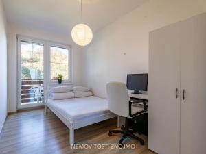 Prodej bytu 3+1, Hrušovany nad Jevišovkou, 9. května, 72 m2