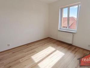 Prodej bytu 2+kk, Nupaky, Nupacká, 60 m2