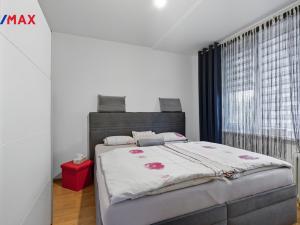 Prodej bytu 3+1, Karlovy Vary - Drahovice, Vítězná, 74 m2