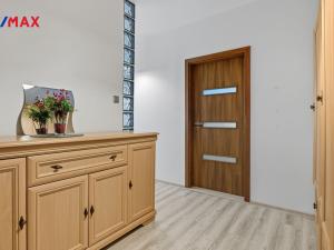 Prodej bytu 3+1, Karlovy Vary - Drahovice, Vítězná, 74 m2