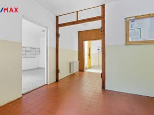 Prodej bytu 3+1, Karlovy Vary - Drahovice, Vítězná, 74 m2