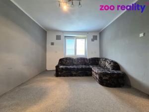 Prodej bytu 3+1, Chvaletice, Obránců míru, 58 m2