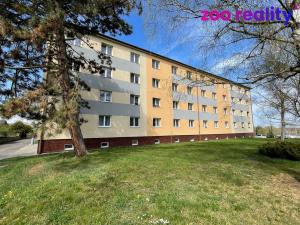 Prodej bytu 3+1, Chvaletice, Obránců míru, 58 m2