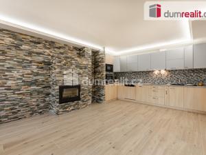Pronájem rodinného domu, Praha - Nedvězí, Slámova, 226 m2