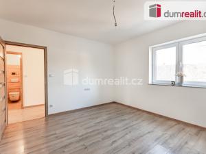 Pronájem rodinného domu, Praha - Nedvězí, Slámova, 226 m2