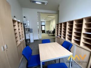 Pronájem obchodního prostoru, Hradec Králové, Československé armády, 47 m2