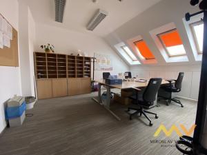 Pronájem kanceláře, Hradec Králové, Československé armády, 259 m2