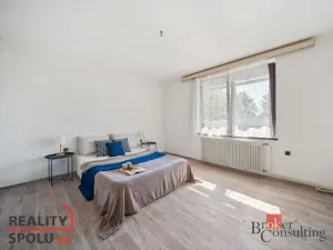 Prodej rodinného domu, Dubenec, 500 m2