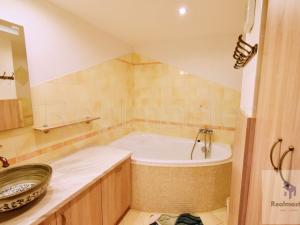 Prodej bytu 3+1, Ústí nad Labem - Neštěmice, Seifertova, 83 m2