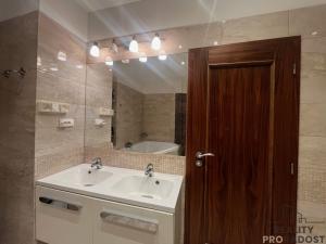 Pronájem bytu 3+kk, Praha, Řehořova, 102 m2
