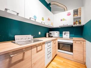 Pronájem bytu 2+kk, Praha - Vršovice, 28. pluku, 52 m2