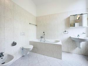 Pronájem bytu 4+1, Praha - Vinohrady, Bělehradská, 113 m2