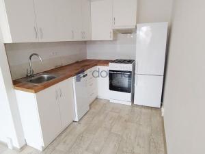 Pronájem bytu 2+kk, Praha, Podjavorinské, 43 m2