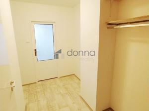 Pronájem bytu 2+kk, Praha, Podjavorinské, 43 m2