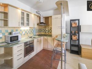 Pronájem bytu 2+kk, Praha - Michle, Elektrárenská, 42 m2