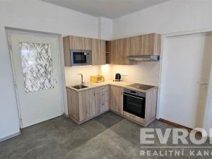 Pronájem bytu 2+kk, Pardubice - Rosice, generála Svobody, 46 m2