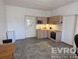 Pronájem bytu 2+kk, Pardubice - Rosice, generála Svobody, 46 m2