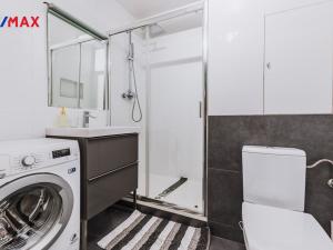 Pronájem bytu 1+kk, Praha - Hostivař, Strašnická, 35 m2