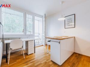 Pronájem bytu 1+kk, Praha - Hostivař, Strašnická, 35 m2