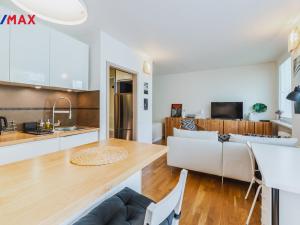 Pronájem bytu 1+kk, Praha - Hostivař, Strašnická, 35 m2
