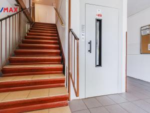 Pronájem bytu 1+kk, Praha - Hostivař, Strašnická, 35 m2