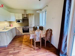 Prodej pozemku pro bydlení, Brloh, 1330 m2