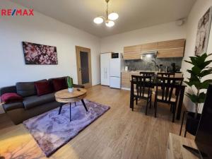 Pronájem bytu 2+kk, Karlovy Vary, Svahová, 45 m2