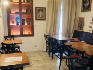 Pronájem restaurace, Opava - Město, Dolní náměstí, 150 m2