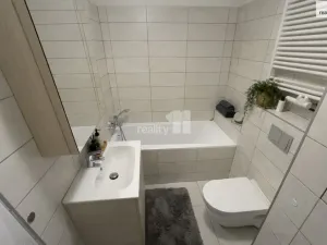 Prodej bytu 2+kk, Praha - Holešovice, V závětří, 49 m2