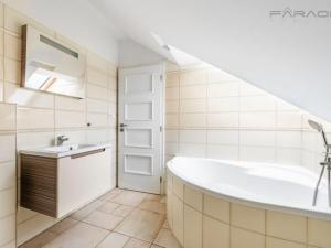 Pronájem bytu 1+kk, Dobříš, 48 m2