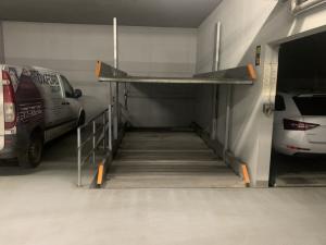 Pronájem garáže, Praha - Vršovice, Rostovská, 15 m2