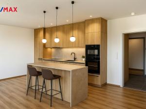 Prodej bytu 5+kk, Karlovy Vary, Šumavská, 166 m2