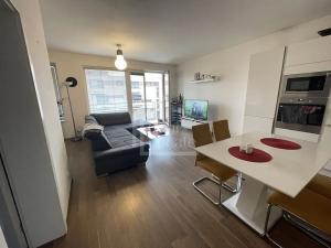 Pronájem bytu 2+kk, Praha - Kamýk, Freiwaldova, 70 m2
