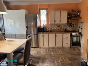 Prodej rodinného domu, Horky, 180 m2