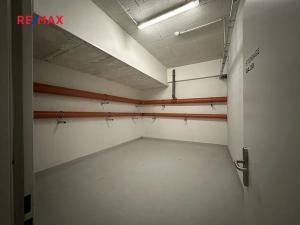 Pronájem garáže, Praha - Vokovice, Ke dvoru, 45 m2