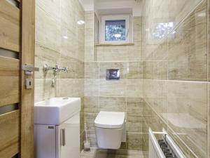 Prodej rodinného domu, Holasovice - Loděnice, 252 m2