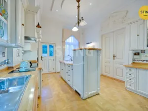 Prodej vily, Luže - Radim, 700 m2