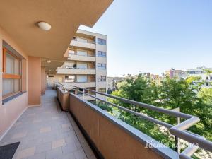 Pronájem bytu 2+kk, Praha - Hlubočepy, Štěpařská, 58 m2