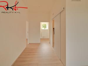 Prodej bytu 3+1, Veltrusy, Komenského, 65 m2