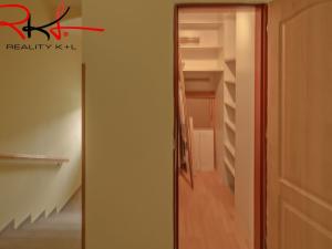 Prodej bytu 3+1, Veltrusy, Komenského, 65 m2