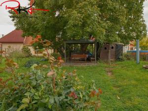 Prodej bytu 3+1, Veltrusy, Komenského, 65 m2