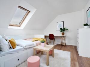 Prodej vícegeneračního domu, Šestajovice, Ve Vilkách, 460 m2