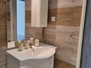 Pronájem bytu 1+kk, Meziboří, nám. 8. května, 30 m2