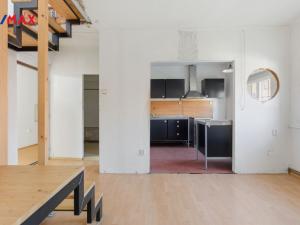 Prodej bytu 4+1, Karlovy Vary, Bulharská, 130 m2