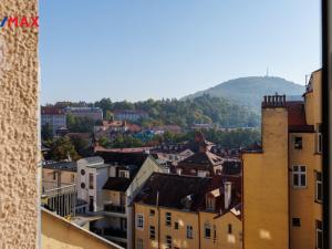 Prodej bytu 4+1, Karlovy Vary, Bulharská, 130 m2