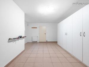 Pronájem rodinného domu, Průhonice, 400 m2