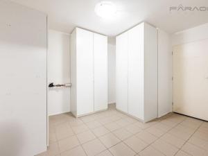 Pronájem rodinného domu, Průhonice, 300 m2